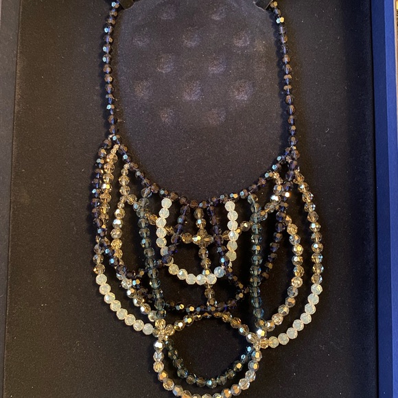 Crystal beaded statement necklace - Picture 3 of 4